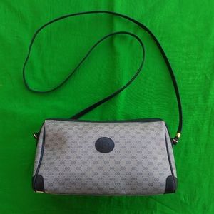 Vintage Gucci crossbody GG